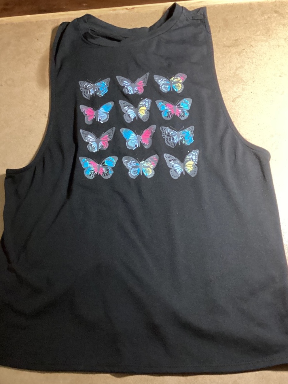 Black No Boundaries Butterfly Graphic Muscle Tank Top - Juniors Large (11-13).